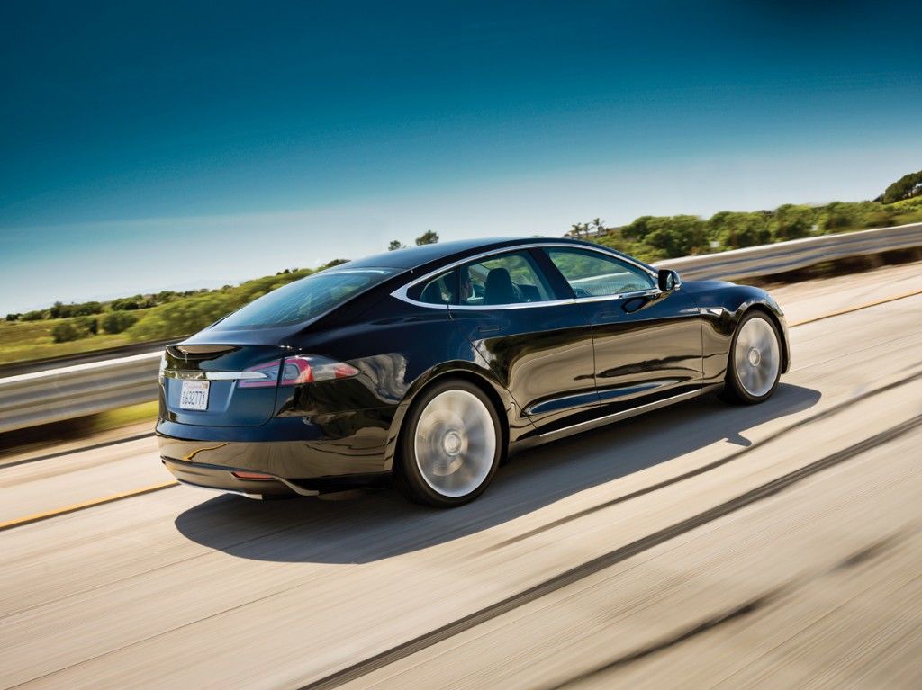 Noruega - Marzo 2015: El Tesla Model S regresa a los puestos de honor