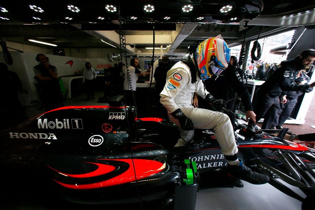 Alonso, tras caer en Q2 por avería: "Es una putada"