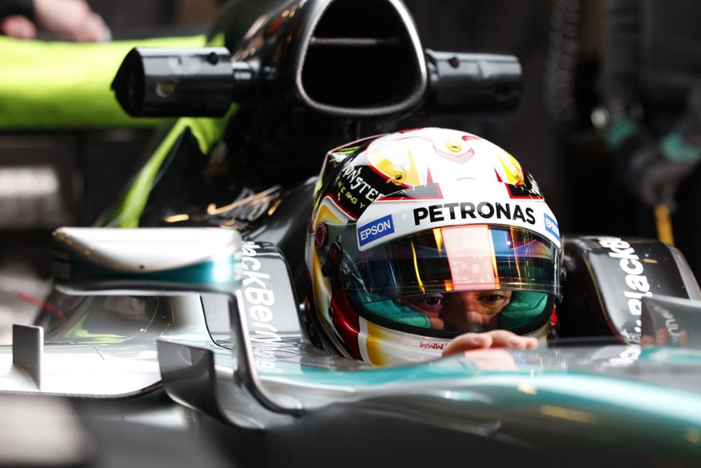 Hamilton se lleva la FP2 marcada por la lluvia