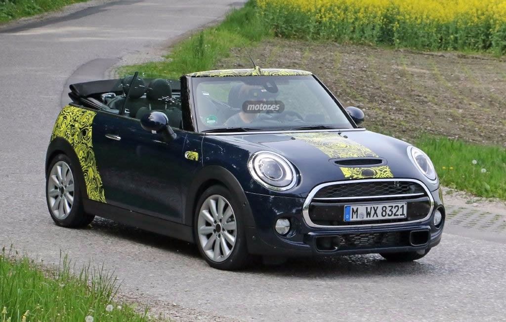 MINI Cooper S Cabrio 2015, paseándose con el cielo por montera