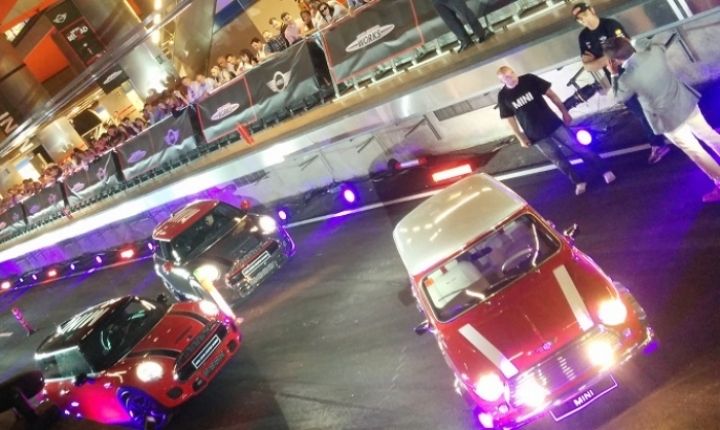 MINI John Cooper Works 2015, de estreno en la MINI Metro Race de Chamartín en Madrid