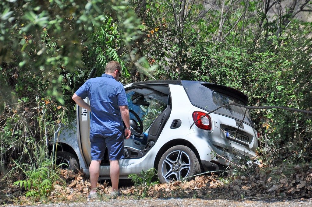 Un Smart ForTwo Cabrio 2016 acaba en la cuneta durante las pruebas