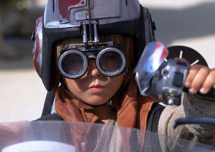 Anakin Skywalker arrestado por liarla parda en una persecución de coches