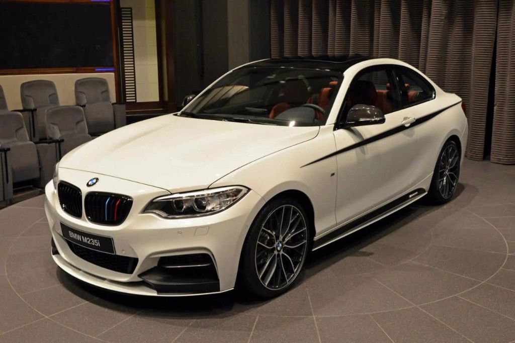 Este BMW M235i repleto de chuches M Performance es lo más parecido a un M2