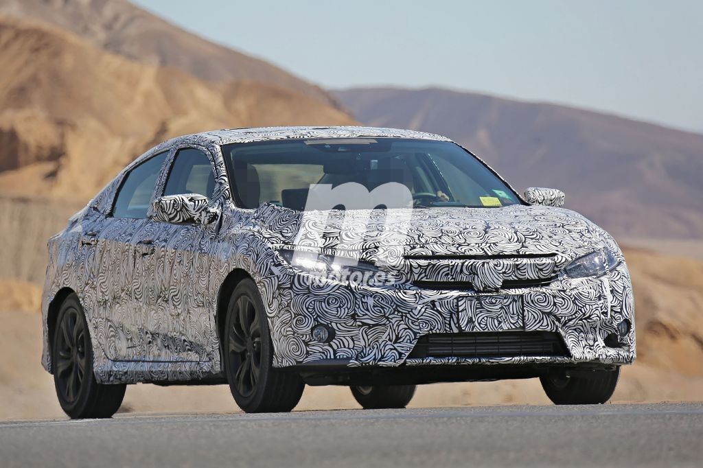 Honda Civic Sedán 2017, cazado por fuera y por dentro