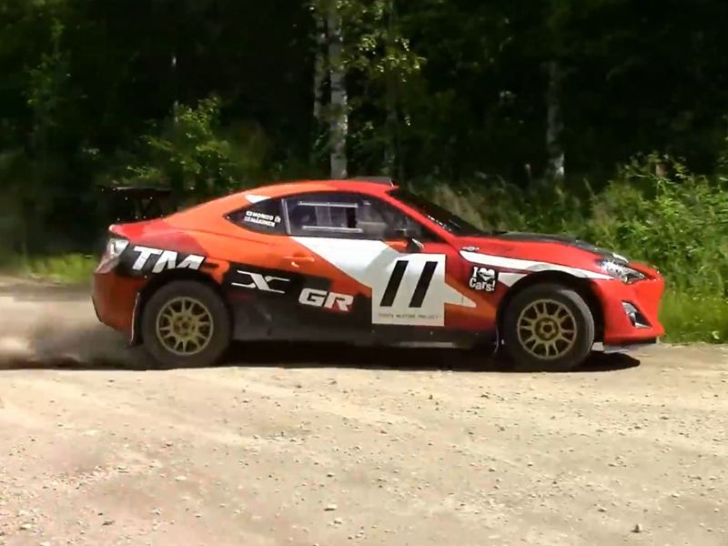 Tommi Mäkinen y el Toyota GT86 4x4 conquistan Finlandia