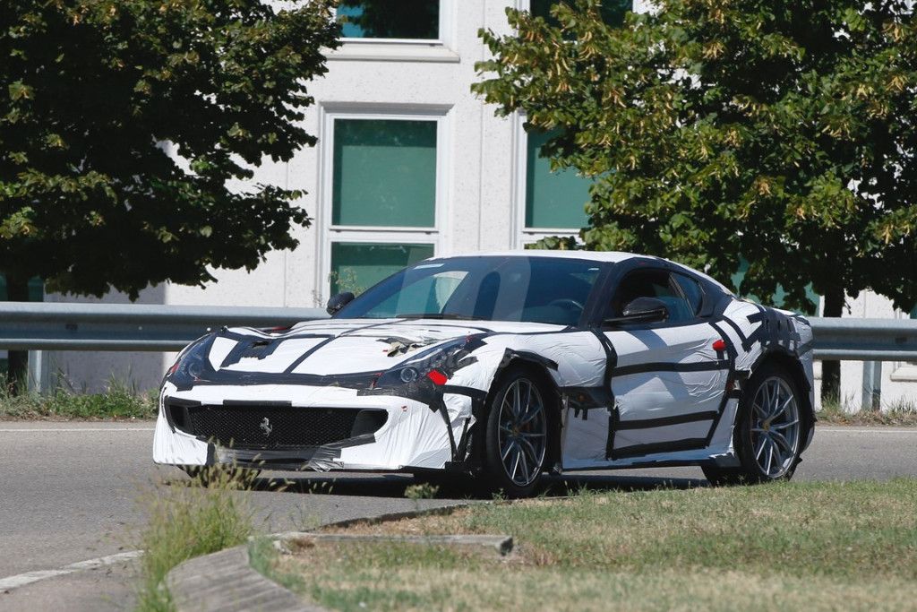 Ferrari F12 GTO 2016, últimas pruebas en Maranello