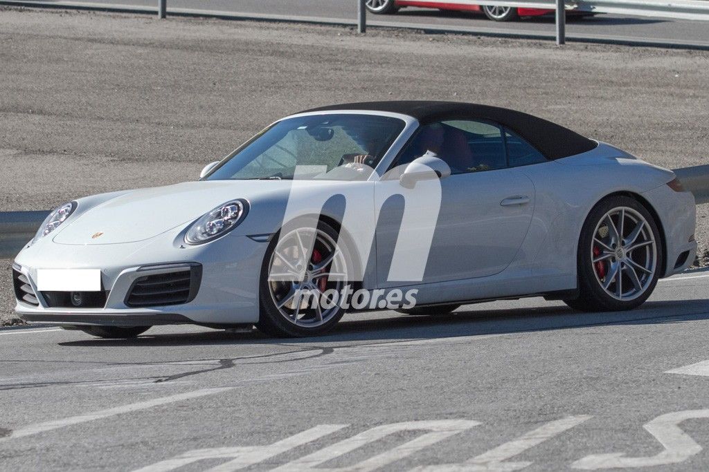 Porsche 911 Coupé y Cabrio 2016, al desnudo antes de su presentación