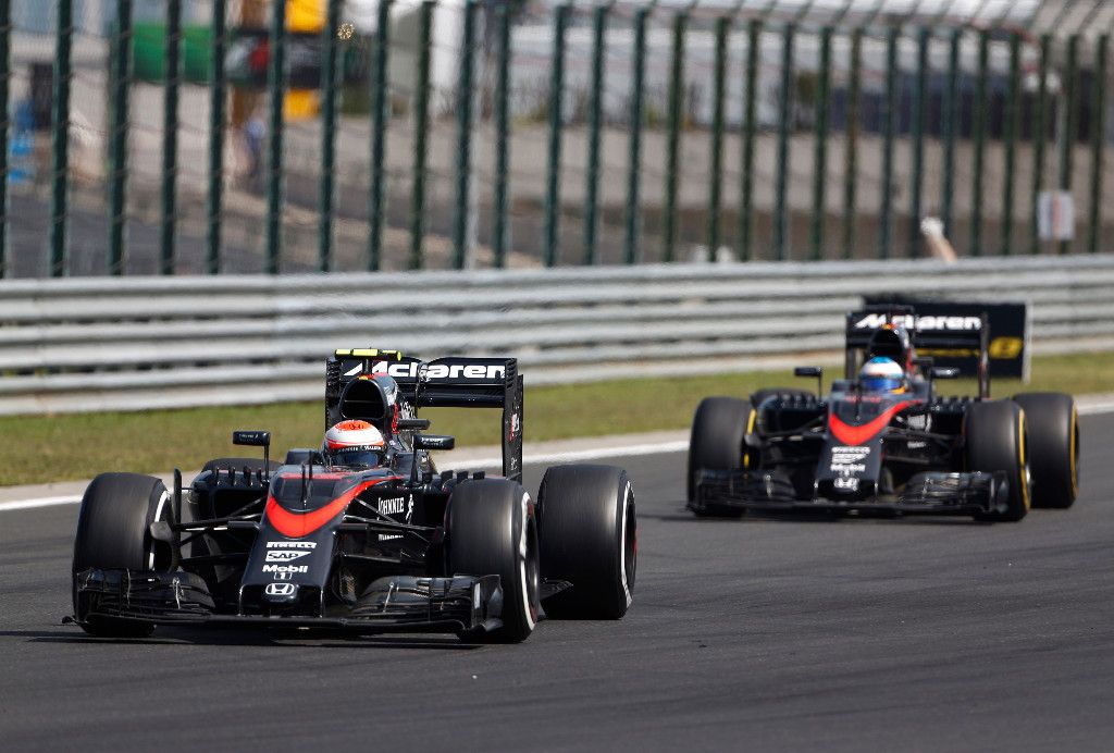 Alonso y Button, de nuevo al fondo de la parrilla en el GP de Italia