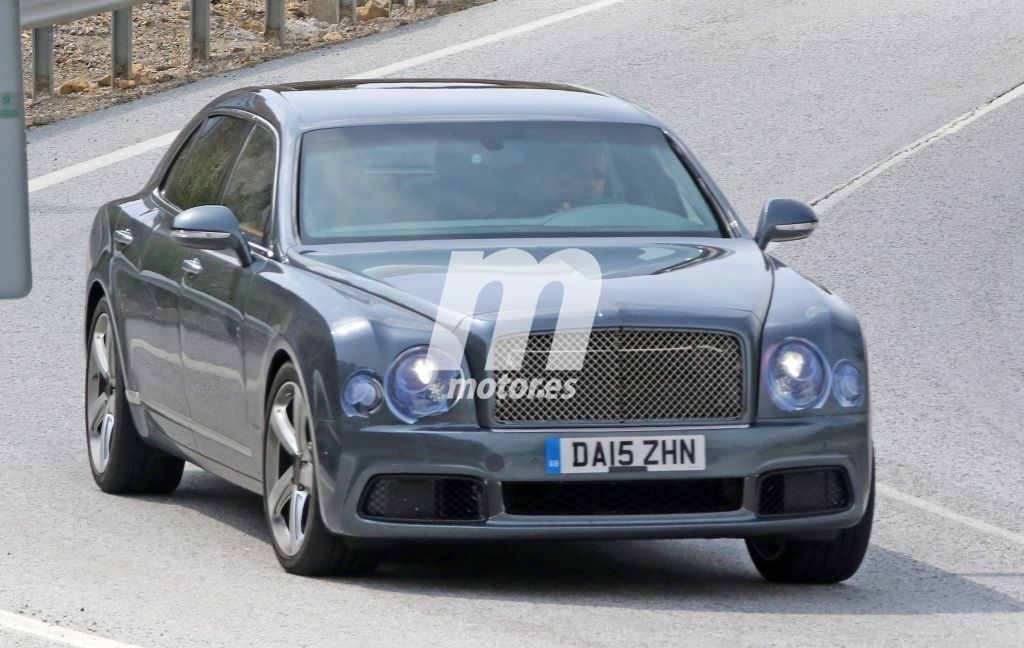 Bentley Mulsanne 2016, primeras fotos del facelift 