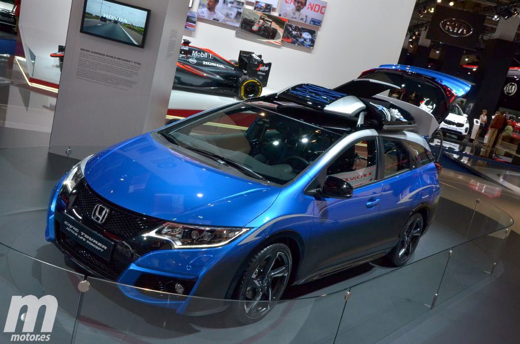 Honda Civic Tourer Active Life Concept, con la bici a cuestas