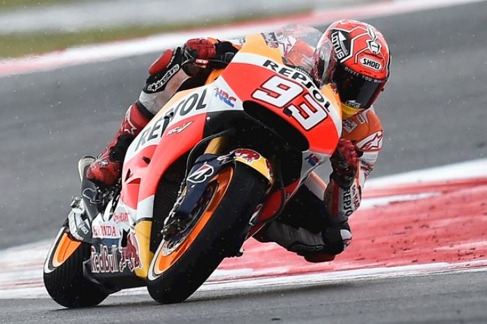 Marc Márquez gana el GP de San Marino con caída de Lorenzo