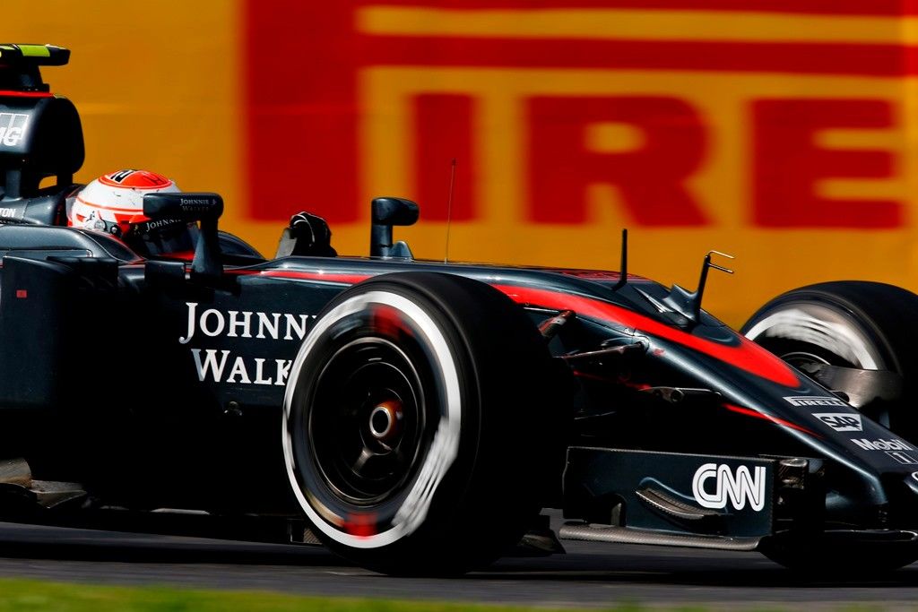 Button presiente que Mclaren mejorará mucho en 2016