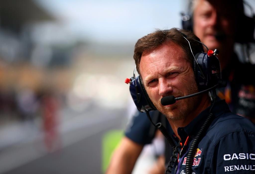 Horner no descarta a Mercedes: "Negociamos con dos motoristas"