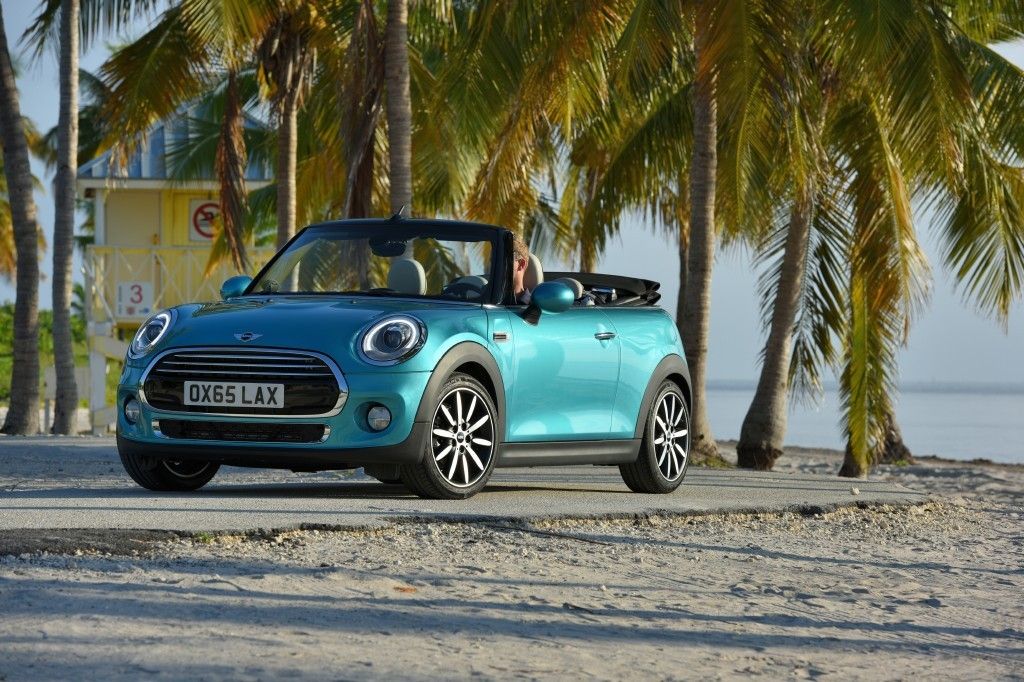 MINI Cabrio 2016, el estilo inglés con el techo descubierto