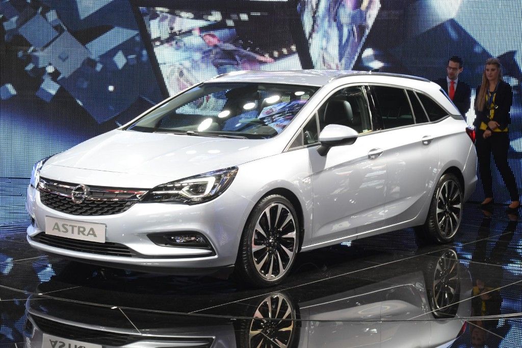 Opel Astra Sports Tourer 2016: así son sus motores, con un nuevo diésel biturbo de 160 CV