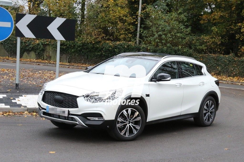 El Infiniti QX30 se luce en nuevas fotos espía