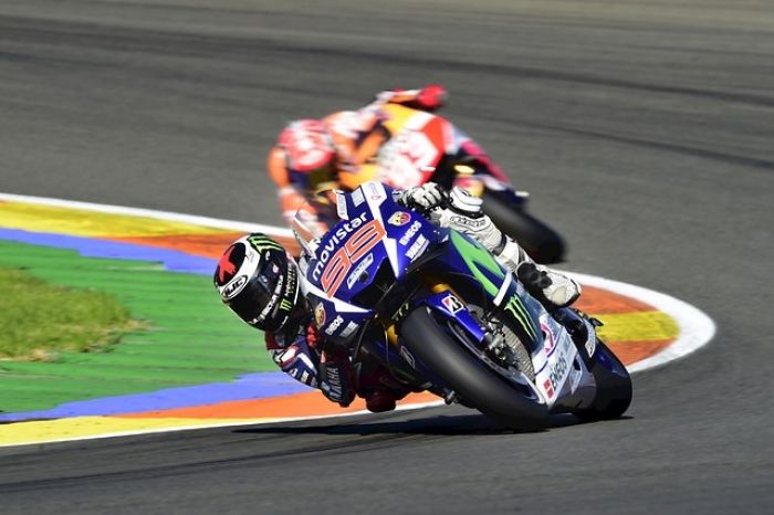 Jorge Lorenzo gana el GP de Valencia y es nuevo campeón del mundo