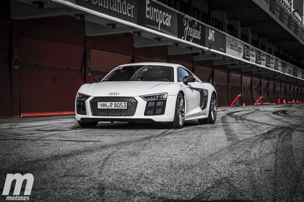 Prueba Audi R8 V10 Plus, 610 caballos desatados en el circuito de Montmeló