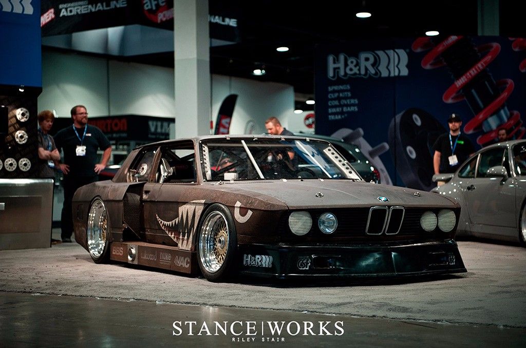 Un BMW Serie 5 E28 Rat Rod en el SEMA de Las Vegas