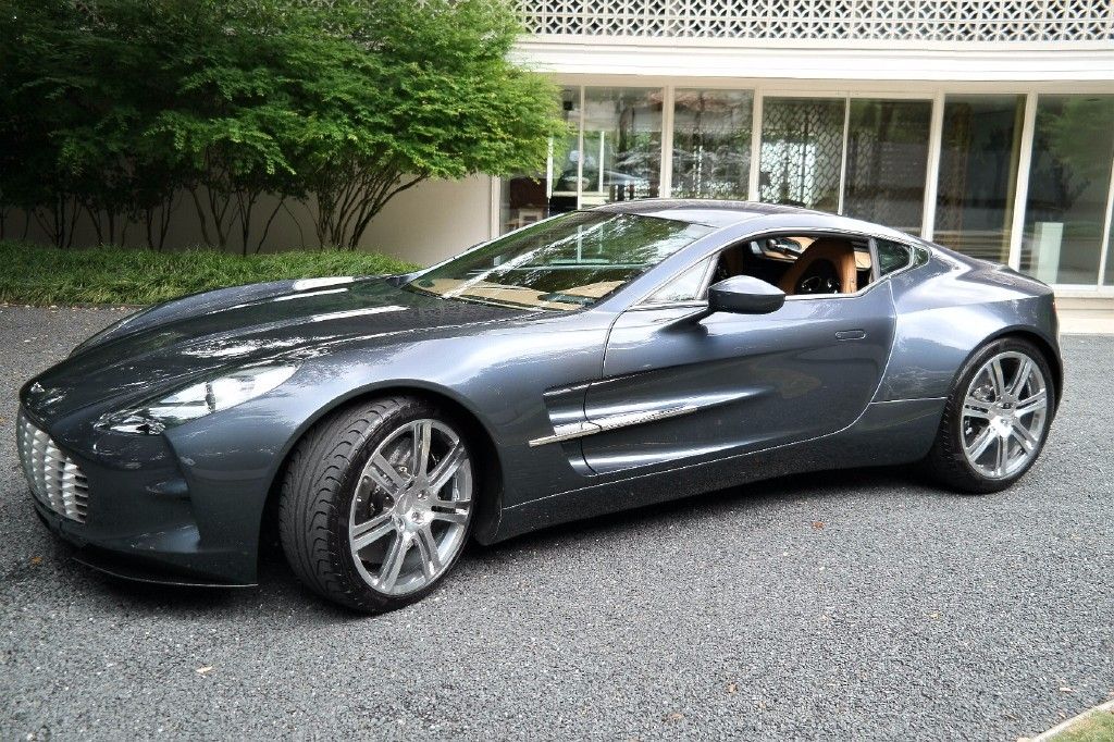 Un rarísimo Aston Martin One-77 sale a subasta en eBay