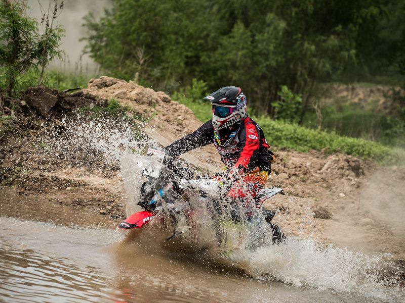 Dakar 2016, etapa 3: Kevin Benavides gana de rebote