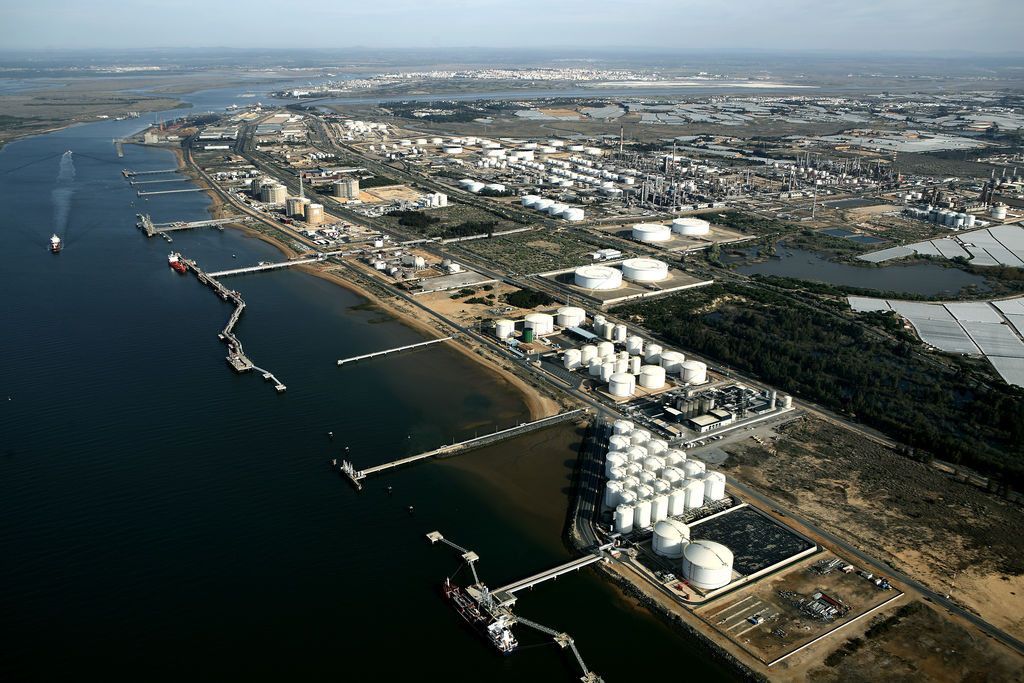 Irán cofinanciará una nueva refinería en España