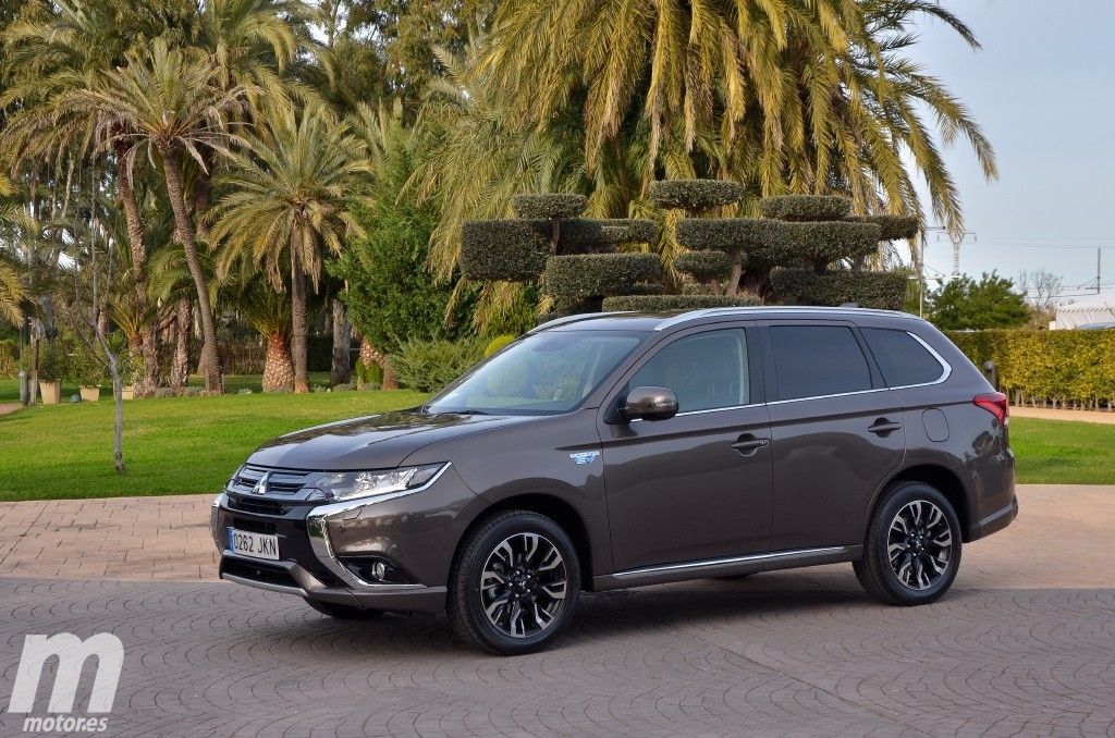 Prueba Mitsubishi Outlander PHEV 2016: diseño, tecnología y precio