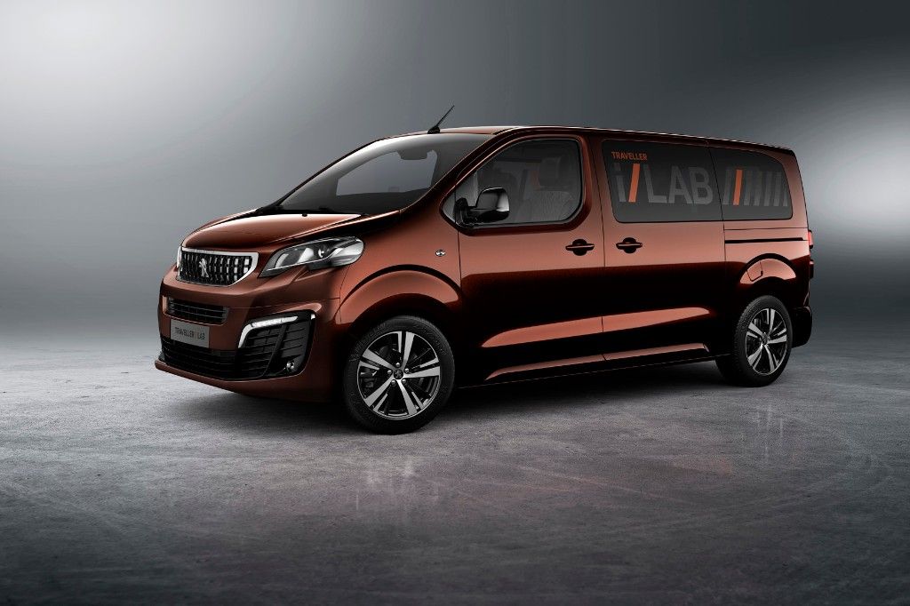 Peugeot Traveller i-Lab: un prototipo con mucha tecnología para sus pasajeros