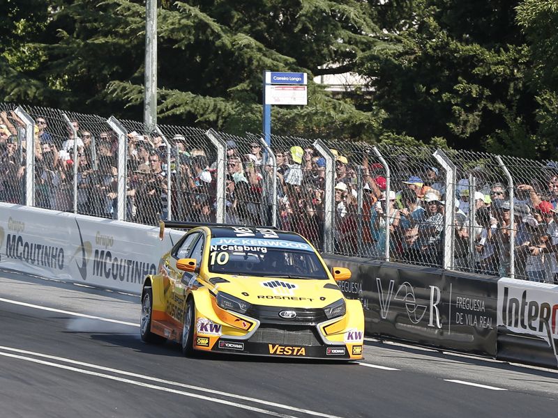 Renovada ilusión en el equipo Lada Sport del WTCC