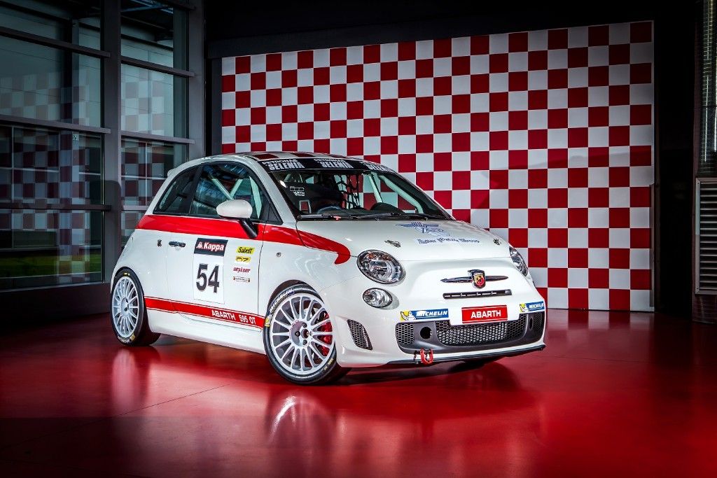 Abarth 595 OT, el 500 más radical es exclusivo para la competición