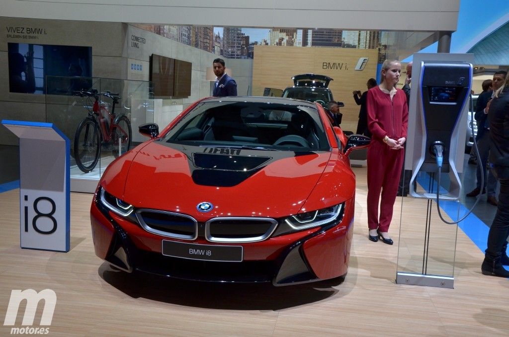 BMW i8 Protonic Red Edition