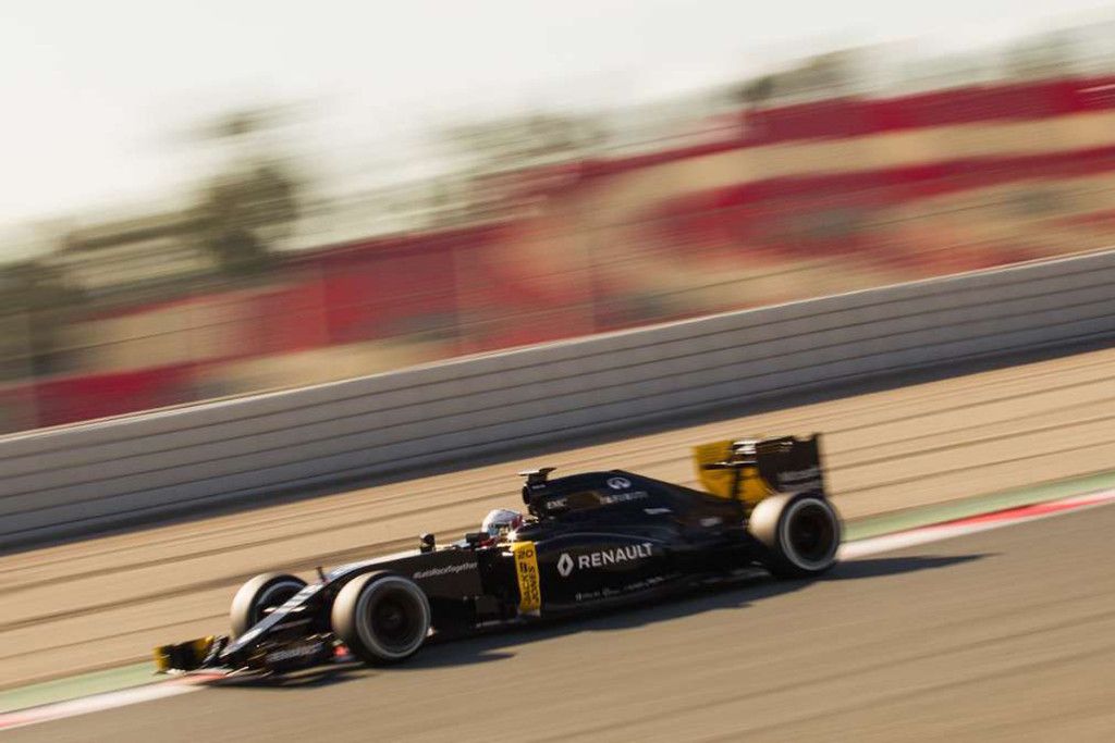 Magnussen cierra con 126 vueltas su pretemporada 