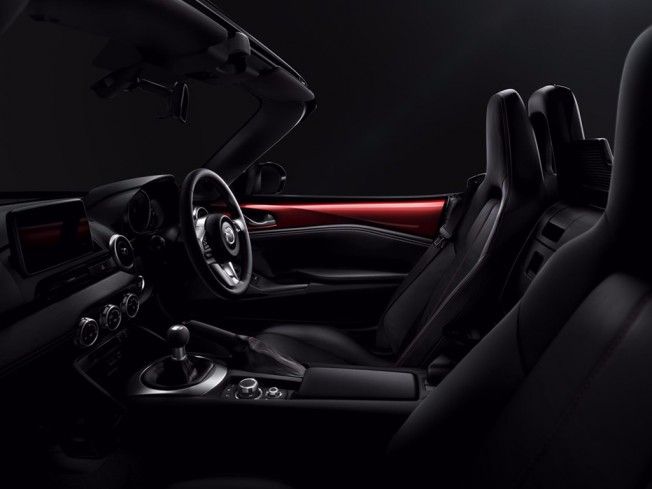 Mazda MX-5 - interior