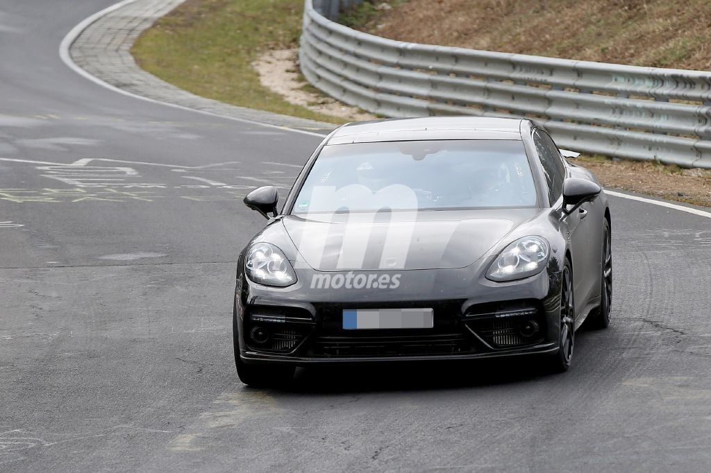 Porsche Panamera 2017, al descubierto en Nürburgring