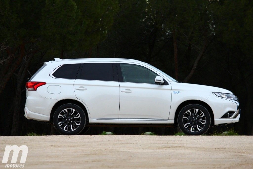 Mitsubishi Outlander PHEV MY16: Exterior e interior (II)