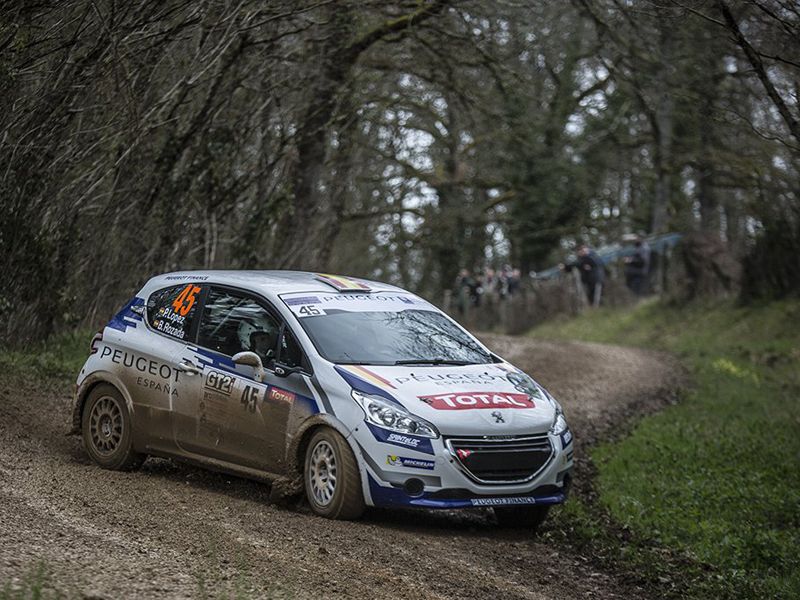 Pepe López comienza con victoria en la 208 Rally Cup