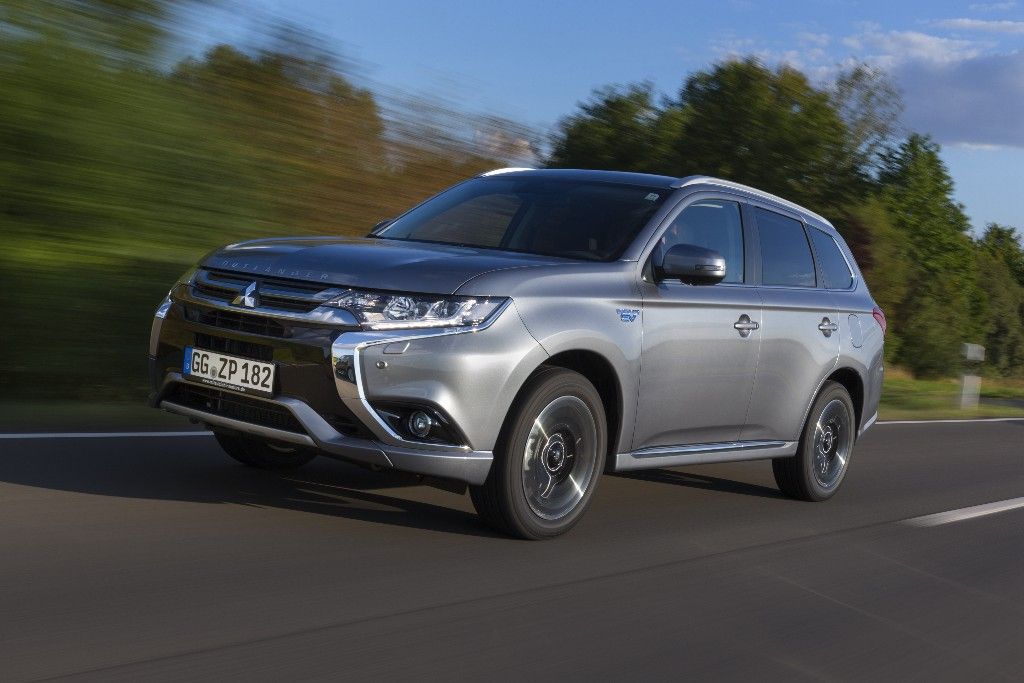 Noruega - Marzo 2016: Mitsubishi saca músculo