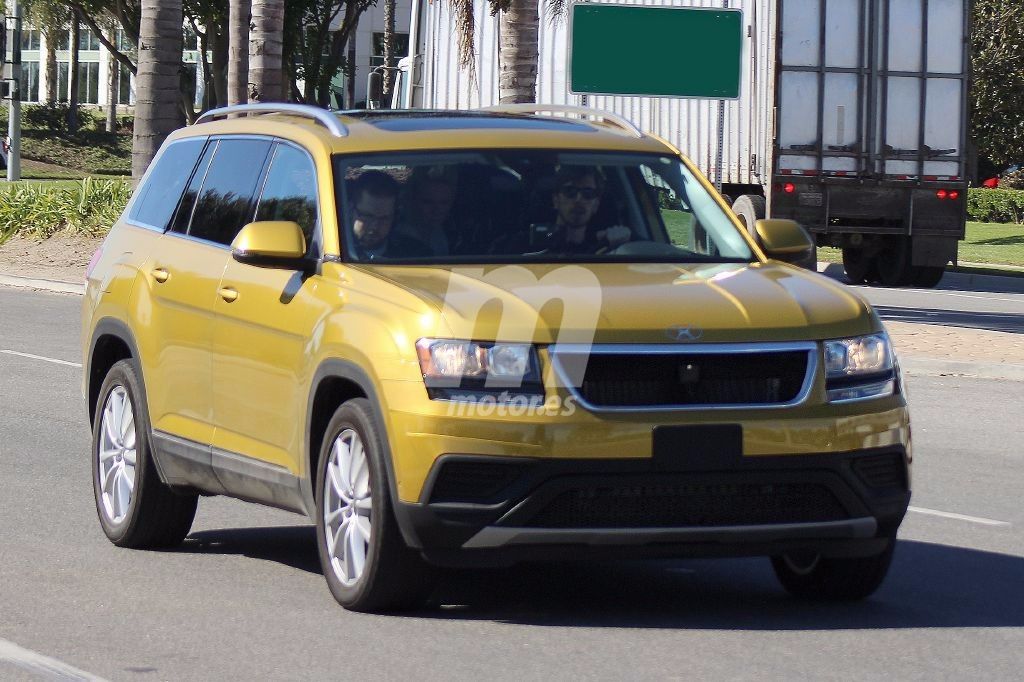 Cazado el Volkswagen CrossBlue, el nuevo SUV de tres filas de asientos