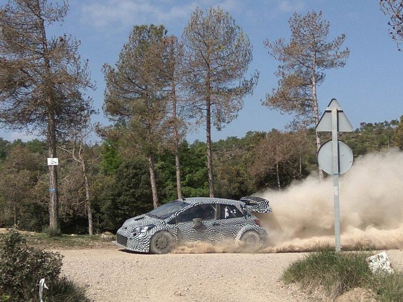 Accidentado test del Toyota Yaris WRC 2017 en España