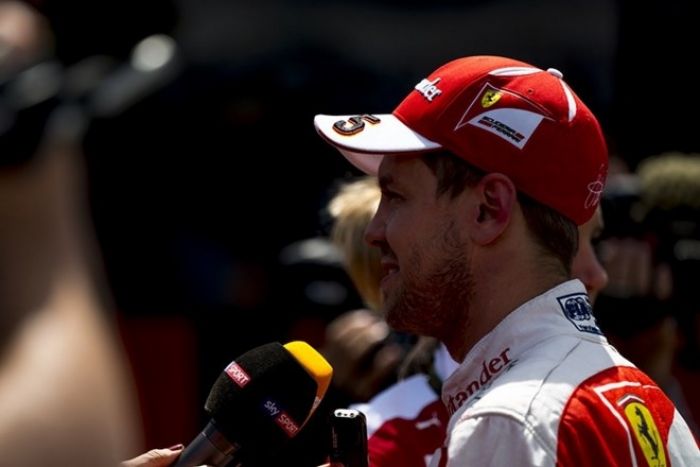 Ferrari se atasca en la tercera línea en un día decepcionante