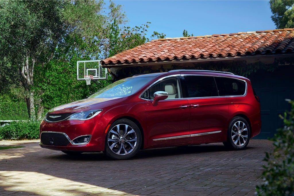 Google y FCA acuerdan construir un Chrysler Pacifica autónomo