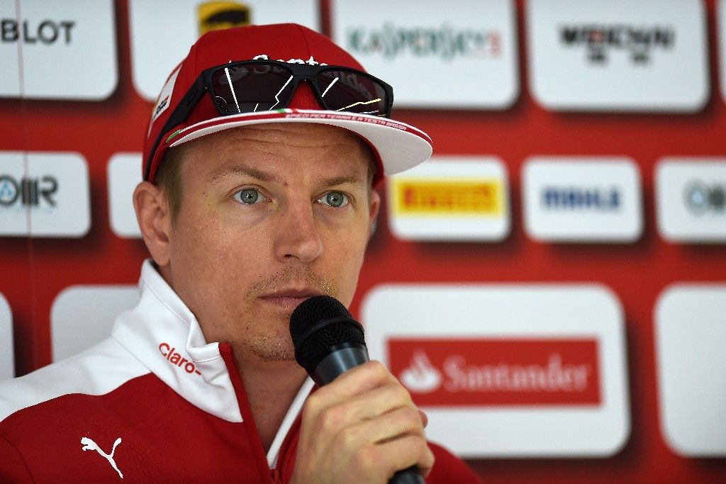 Mal día para Ferrari: Vettel tiene dos incidentes y Räikkönen se enfada