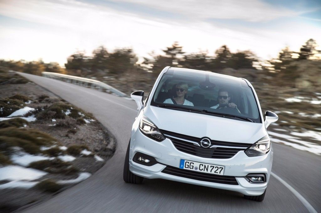 Opel Zafira Tourer 2016, nuevo frontal y mucha más tecnología