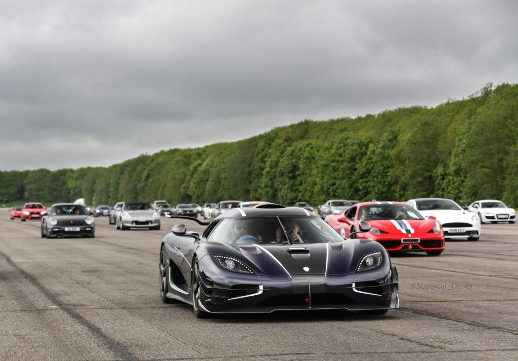 Esto es lo que se siente al alcanzar los 386 km/h a bordo del Koenigsegg One:1