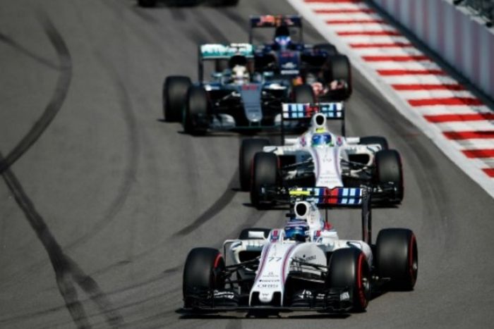 Williams roza el podio en Rusia y se acerca a Red Bull