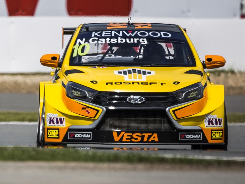 Gran primera victoria de Nicky Catsburg en el WTCC