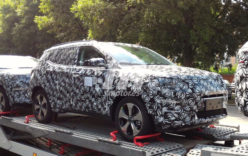 El nuevo SUV compacto de Jeep se muestra interior y exteriormente