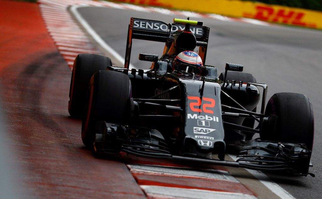 Mercedes y McLaren modifican sus alerones delanteros