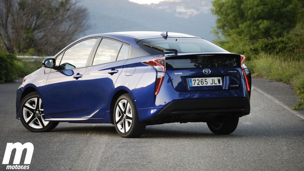 Prueba Toyota Prius: Equipamiento y conclusiones (III)